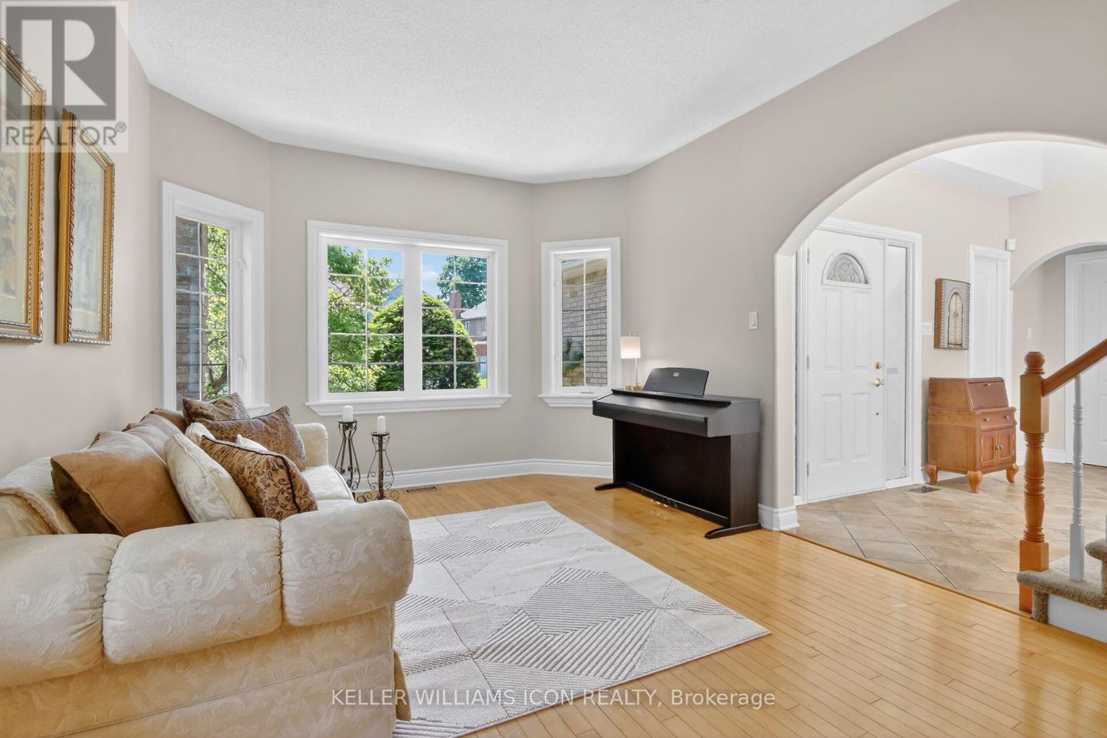 136 Shaughnessy Crescent, Ottawa, Ontario  K2K 2N3 - Photo 5 - X13412744