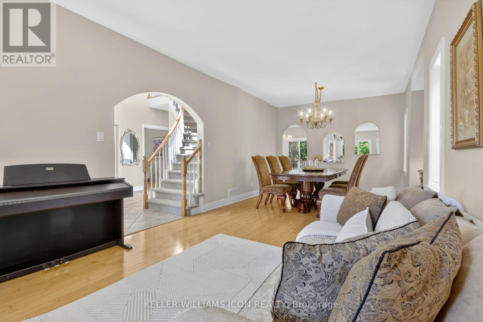 136 Shaughnessy Crescent, Ottawa, Ontario  K2K 2N3 - Photo 8 - X13412744