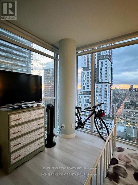 2004 - 290 Adelaide Street W, Toronto, Ontario  M5V 1P6 - Photo 10 - C13412678