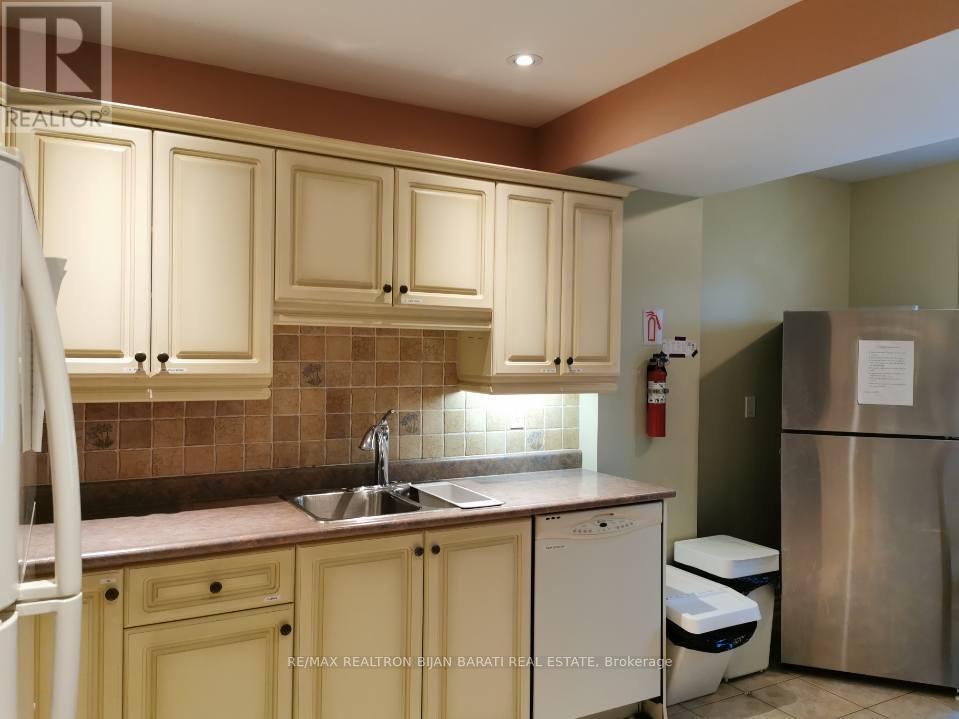 127 Parkview Avenue, Toronto, Ontario  M2N 3Y4 - Photo 4 - C13412726