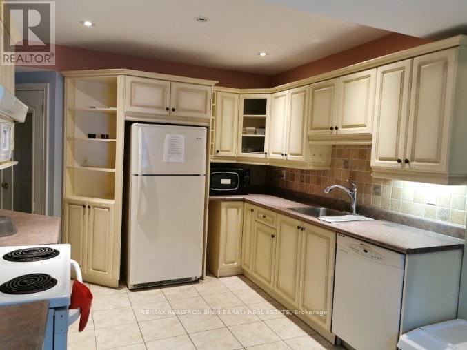 127 Parkview Avenue, Toronto, Ontario  M2N 3Y4 - Photo 5 - C13412726
