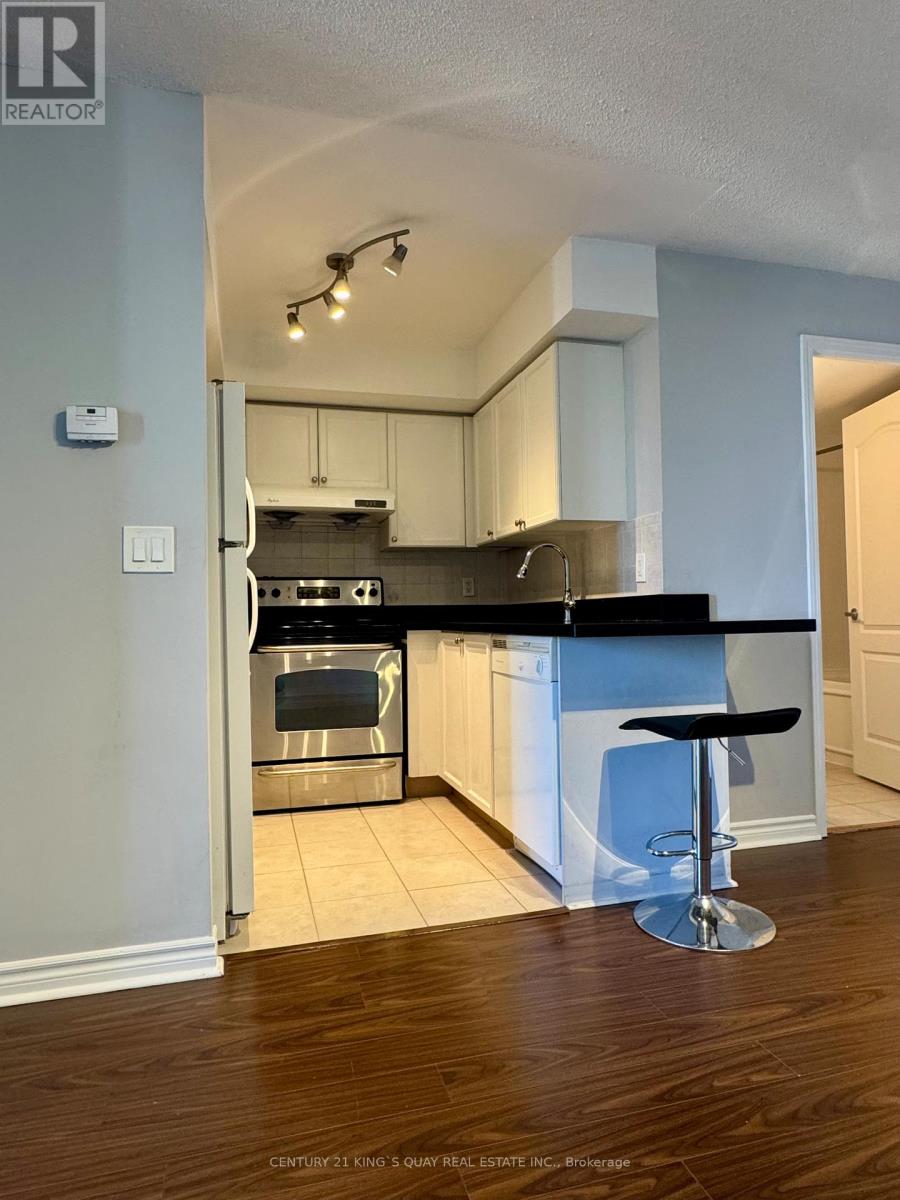 2006 - 17 Barberry Place, Toronto, Ontario  M2K 3E2 - Photo 3 - C13412732