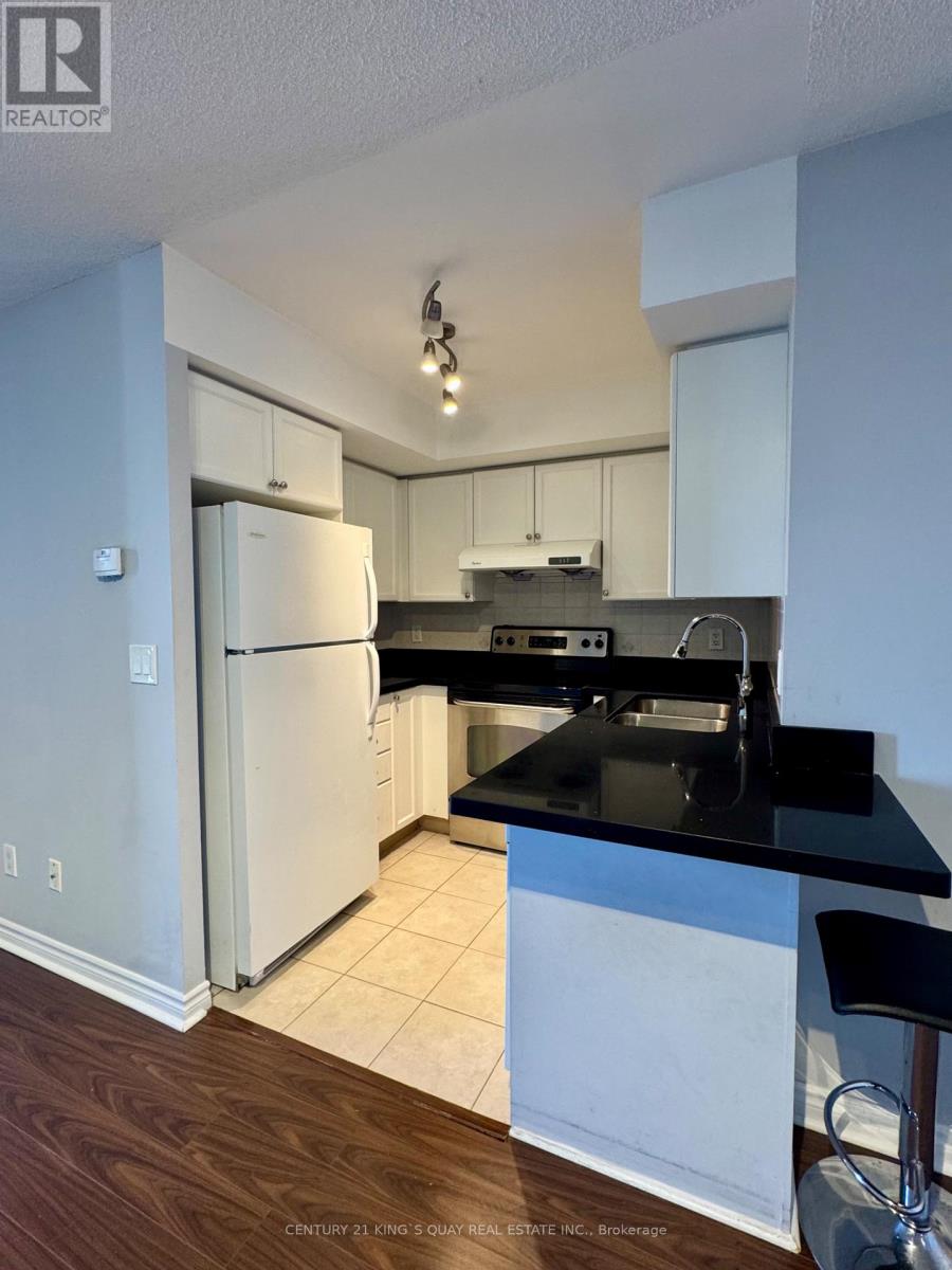 2006 - 17 Barberry Place, Toronto, Ontario  M2K 3E2 - Photo 4 - C13412732