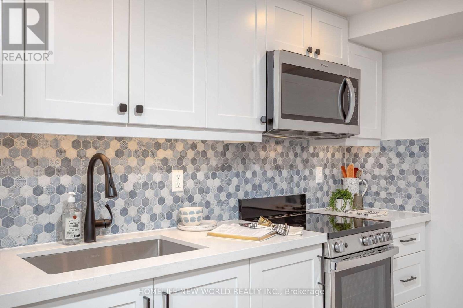 Lower - 46 Emerson Avenue, Toronto, Ontario  M6H 3S8 - Photo 5 - W13412700