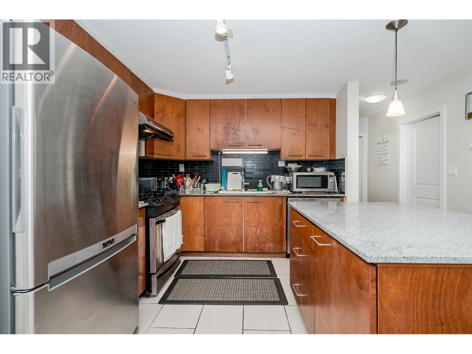 Listing image 14