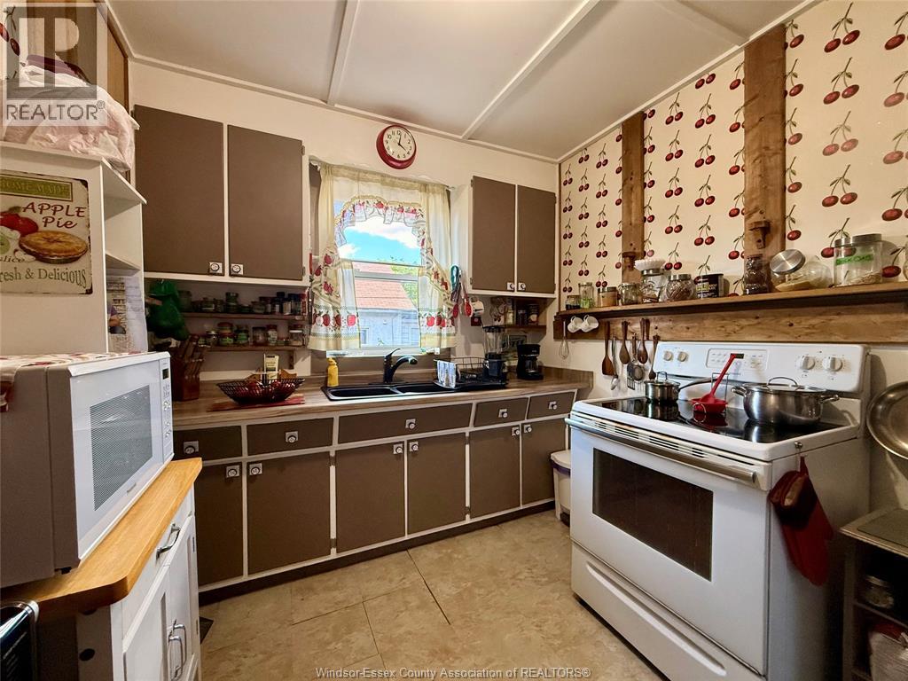 382 Pine Street, Windsor, Ontario  N9A 6E2 - Photo 13 - 26013312