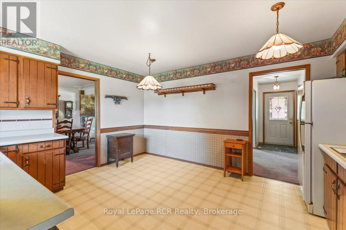 744 Arthur Street, West Grey, Ontario  N0G 1C0 - Photo 11 - X13412768