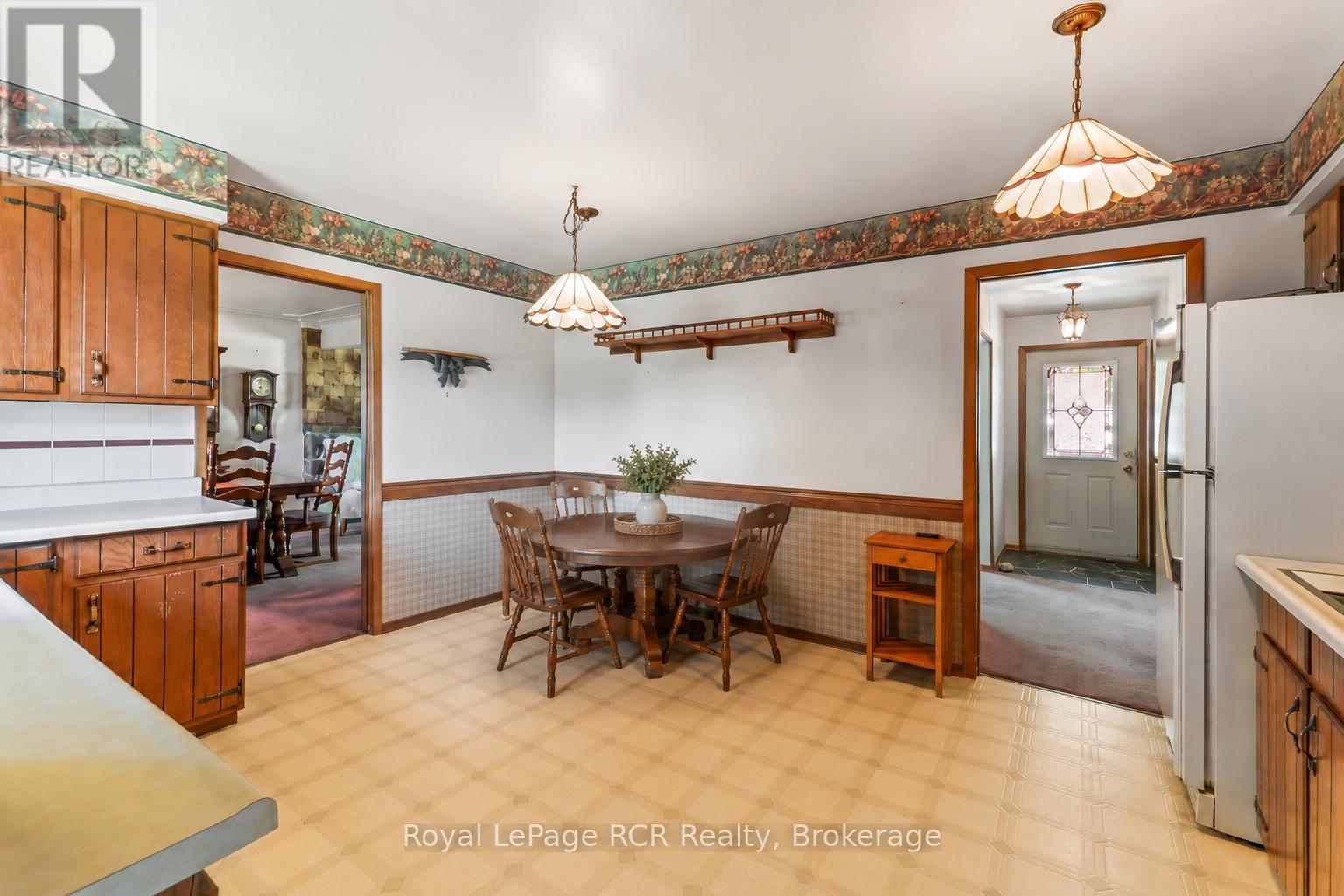 744 Arthur Street, West Grey, Ontario  N0G 1C0 - Photo 12 - X13412768