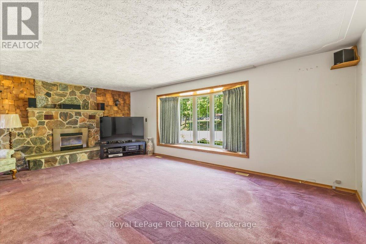 744 Arthur Street, West Grey, Ontario  N0G 1C0 - Photo 2 - X13412768