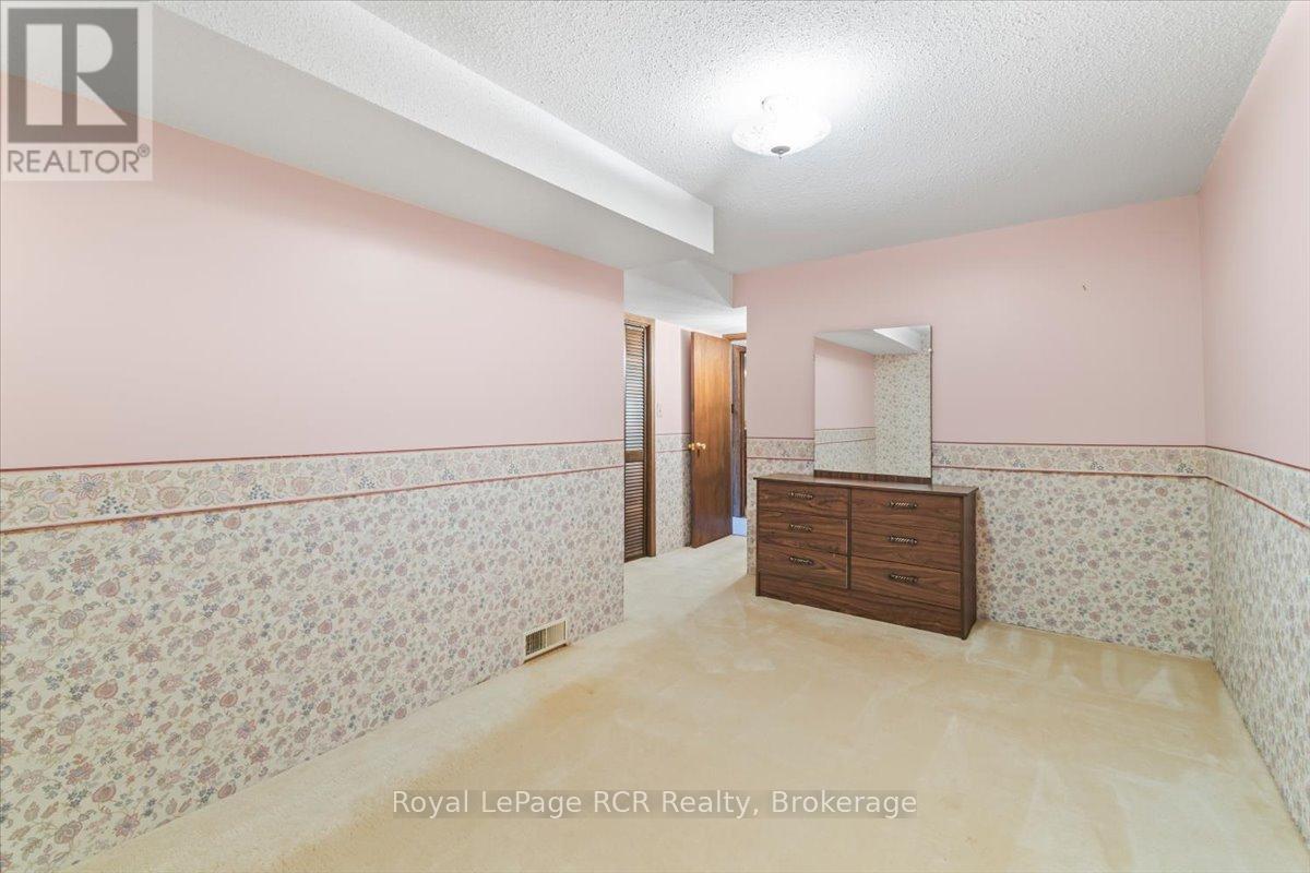 744 Arthur Street, West Grey, Ontario  N0G 1C0 - Photo 22 - X13412768