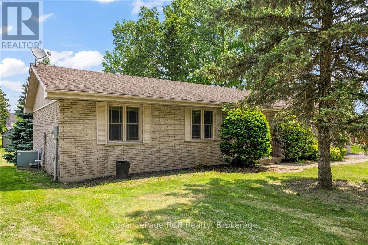 744 Arthur Street, West Grey, Ontario  N0G 1C0 - Photo 34 - X13412768