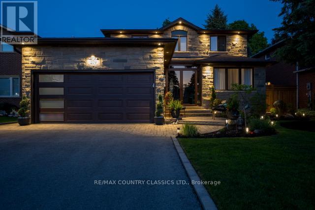 279 MANCHESTER DRIVE, Newmarket, Ontario
