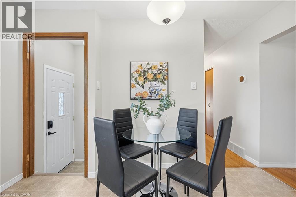613 Dogwood Lane, Waterloo, Ontario  N2L 4Y2 - Photo 12 - 40837317