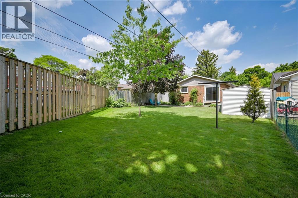 613 Dogwood Lane, Waterloo, Ontario  N2L 4Y2 - Photo 39 - 40837317