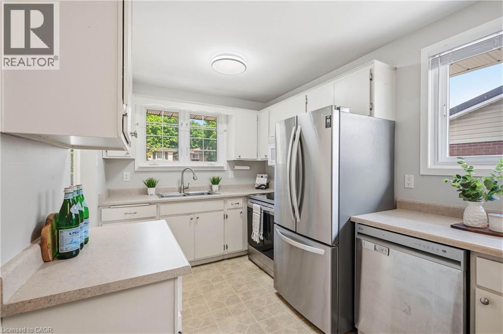 613 Dogwood Lane, Waterloo, Ontario  N2L 4Y2 - Photo 7 - 40837317