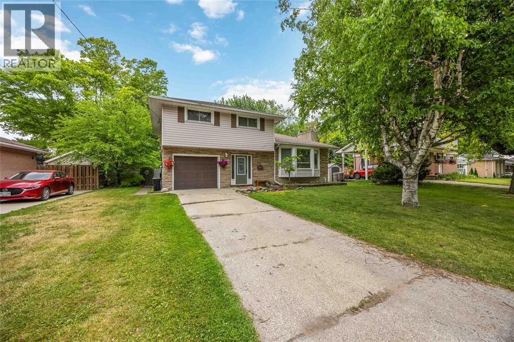 1068 Fairlane Avenue, Sarnia, Ontario  N7S 3J8 - Photo 2 - 26013354
