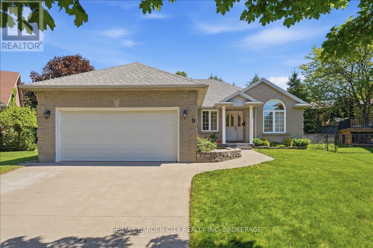 9 Evelyn Court, Pelham, Ontario  L3E 0R7 - Photo 1 - X13412824