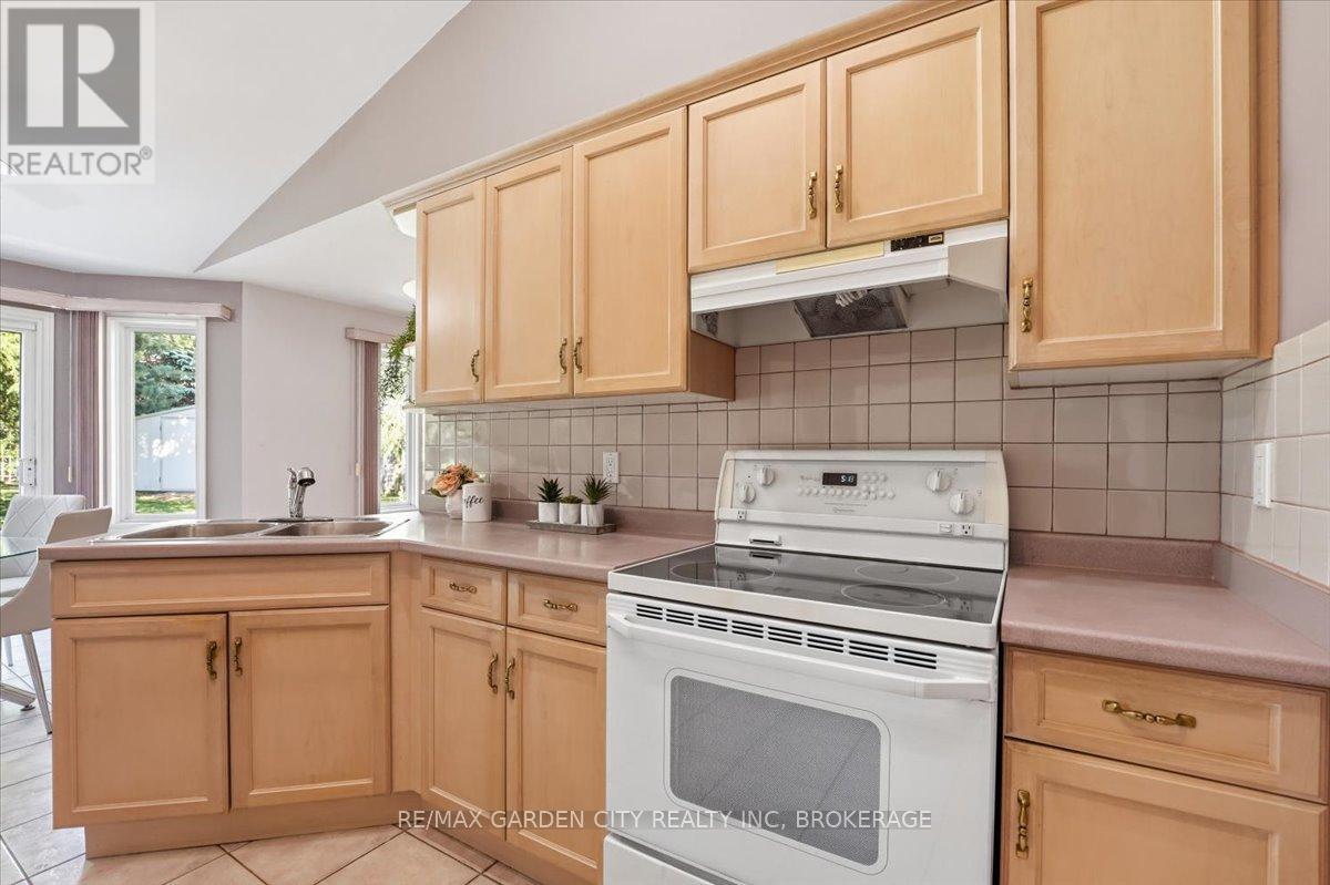 9 Evelyn Court, Pelham, Ontario  L3E 0R7 - Photo 11 - X13412824