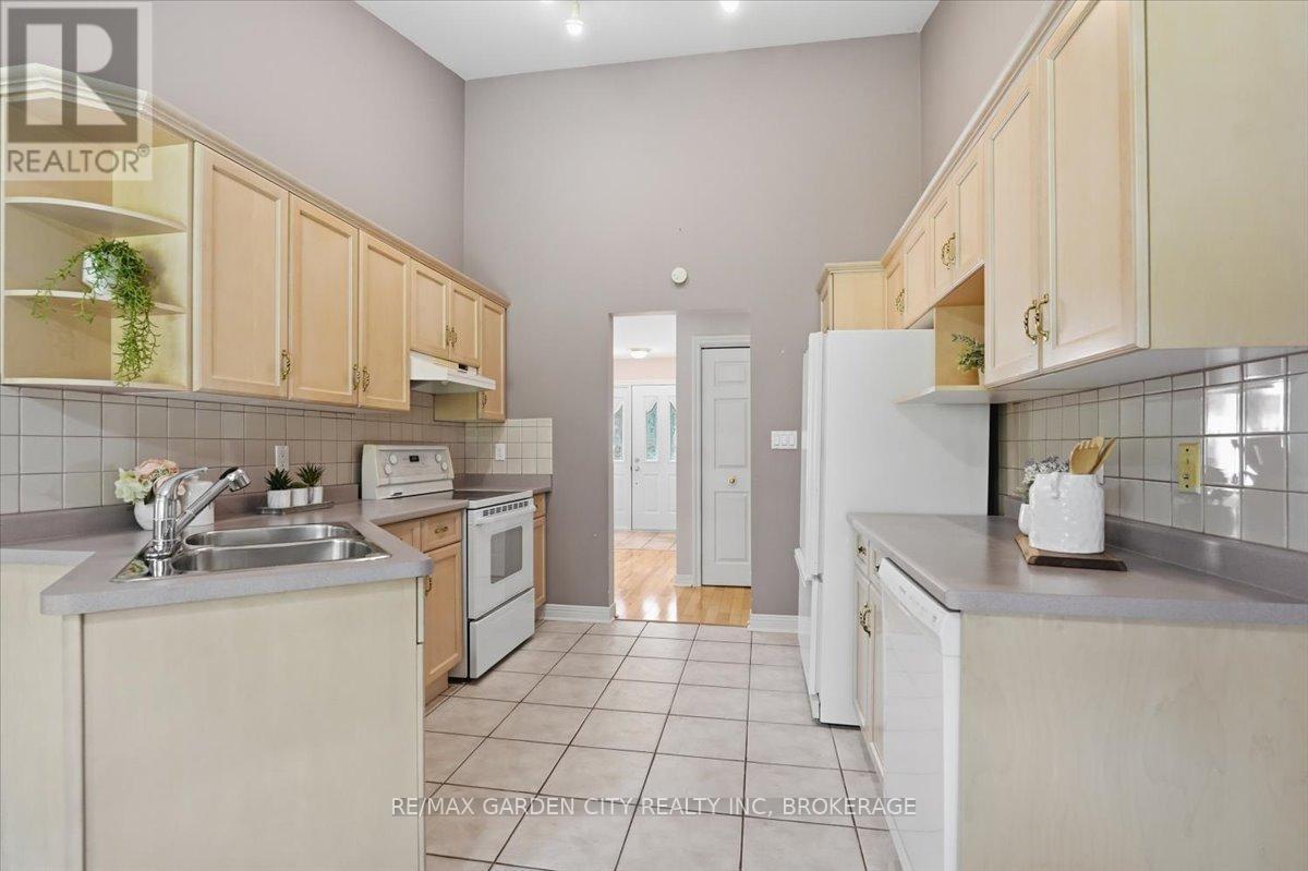 9 Evelyn Court, Pelham, Ontario  L3E 0R7 - Photo 13 - X13412824