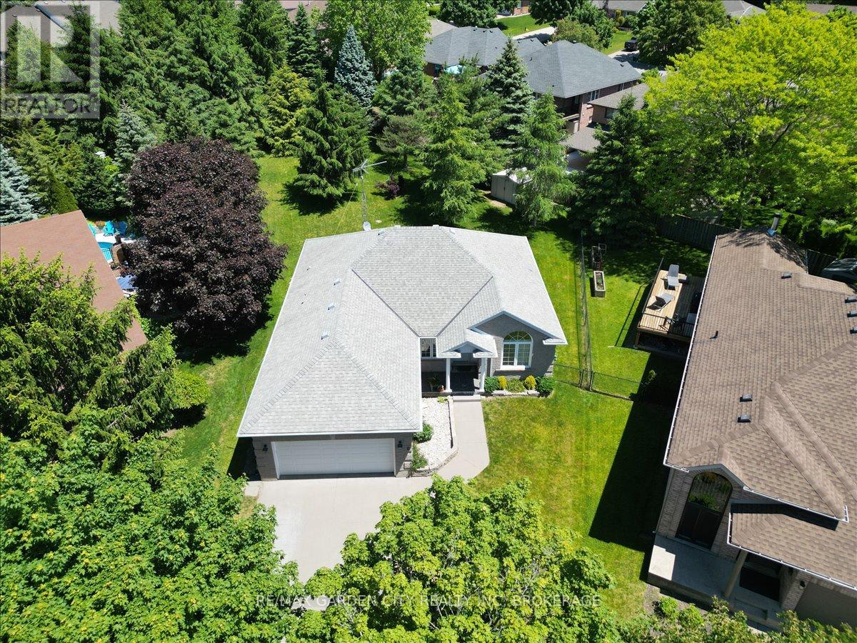 9 Evelyn Court, Pelham, Ontario  L3E 0R7 - Photo 2 - X13412824