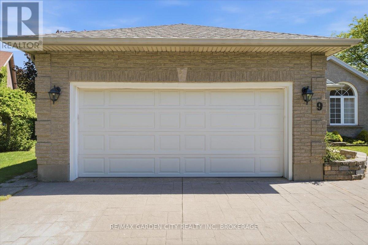9 Evelyn Court, Pelham, Ontario  L3E 0R7 - Photo 4 - X13412824