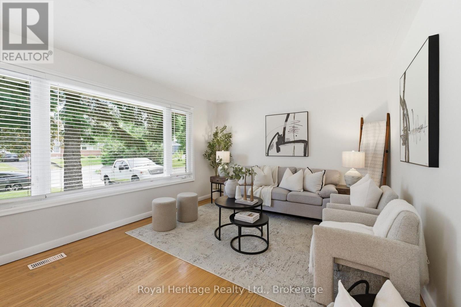362 Garden Court, Oshawa (Mclaughlin), Ontario  L1J 3E4 - Photo 14 - E13412856
