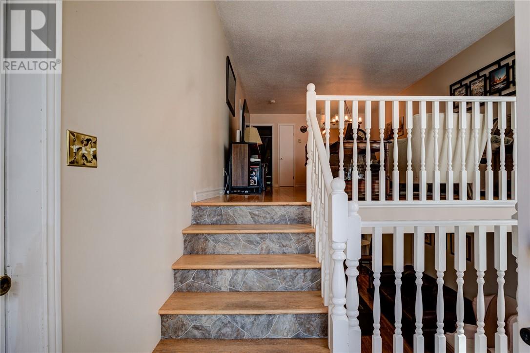 132 Benita Boulevard, Sudbury, Ontario  P3A 5Z4 - Photo 3 - 2128368