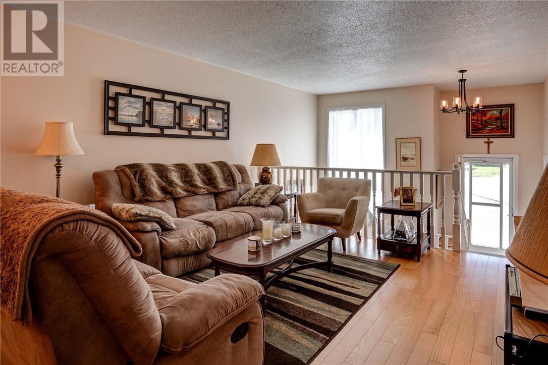 132 Benita Boulevard, Sudbury, Ontario  P3A 5Z4 - Photo 5 - 2128368