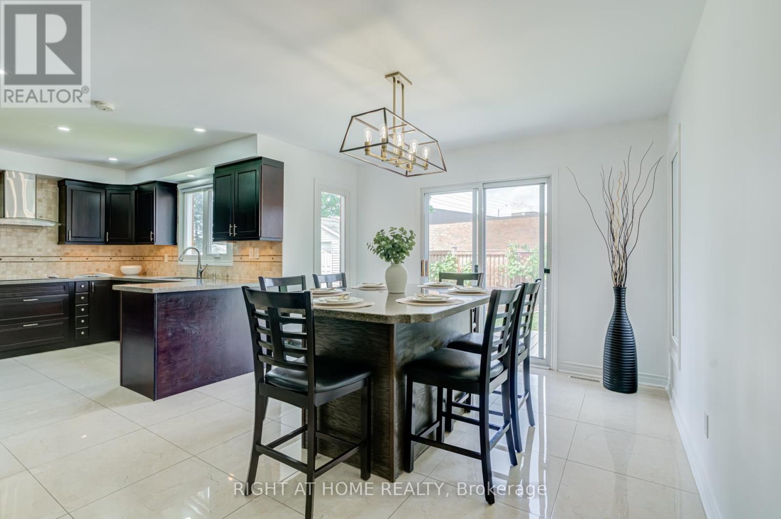 123 Lamp Crescent, Vaughan, Ontario  L4L 6J7 - Photo 10 - N13412770