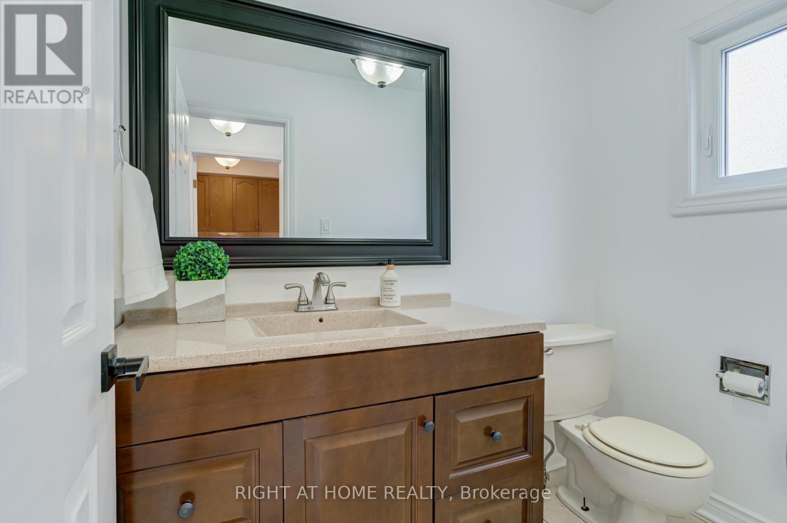 123 Lamp Crescent, Vaughan, Ontario  L4L 6J7 - Photo 13 - N13412770