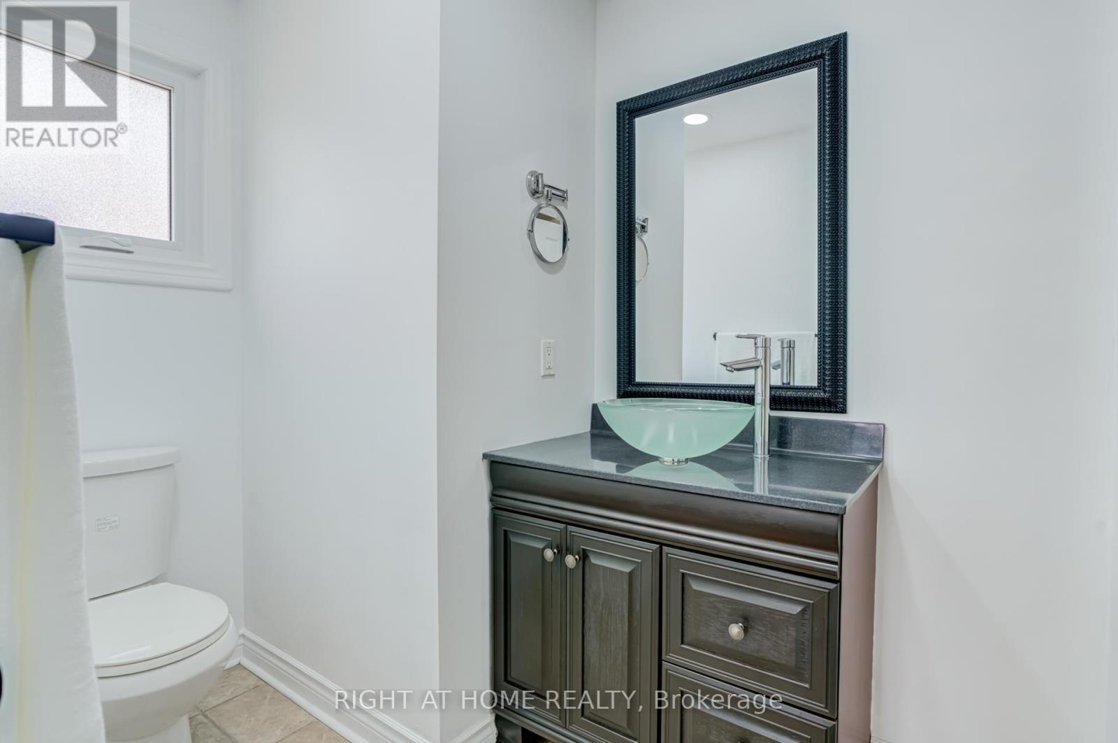 123 Lamp Crescent, Vaughan, Ontario  L4L 6J7 - Photo 16 - N13412770