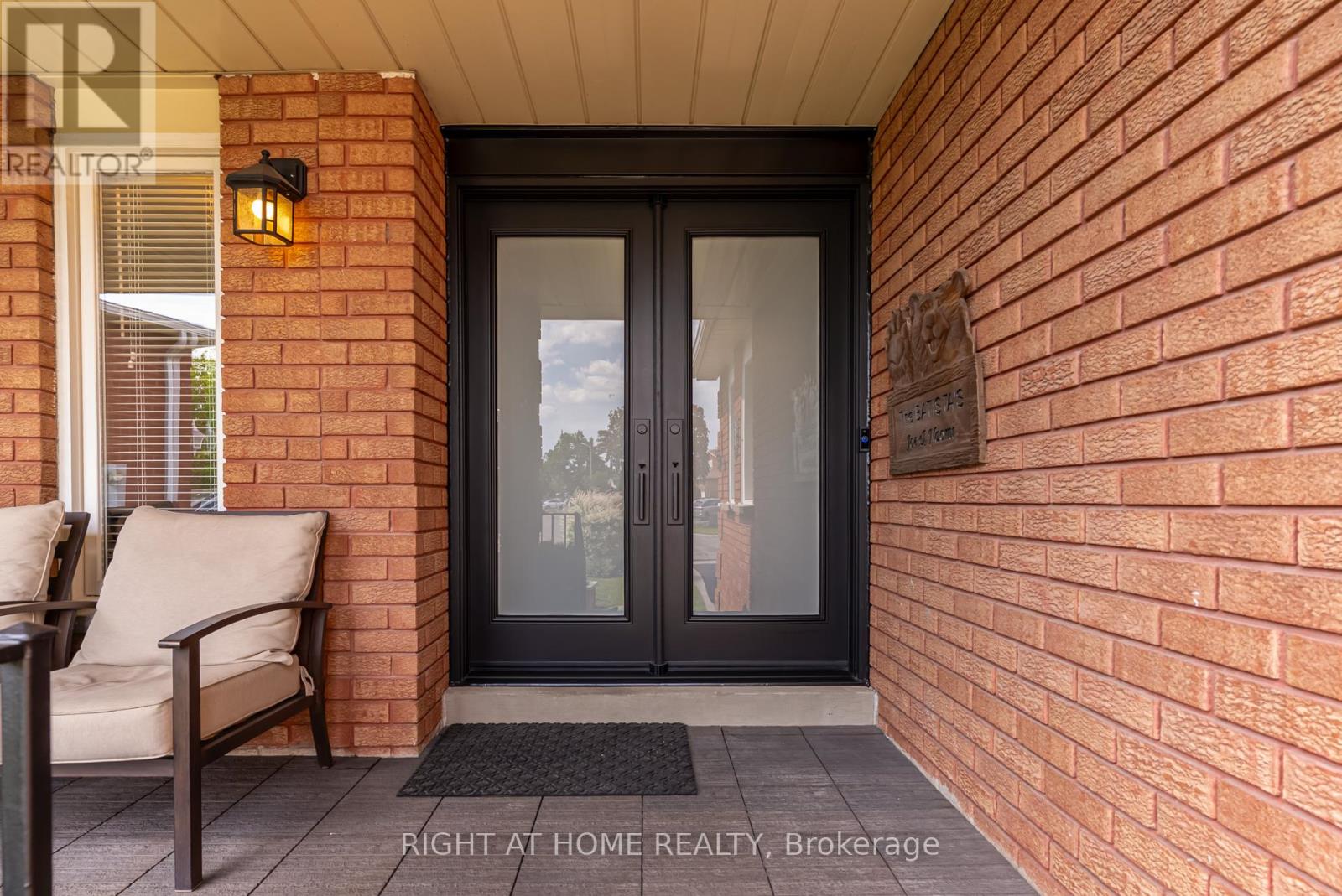 123 Lamp Crescent, Vaughan, Ontario  L4L 6J7 - Photo 2 - N13412770
