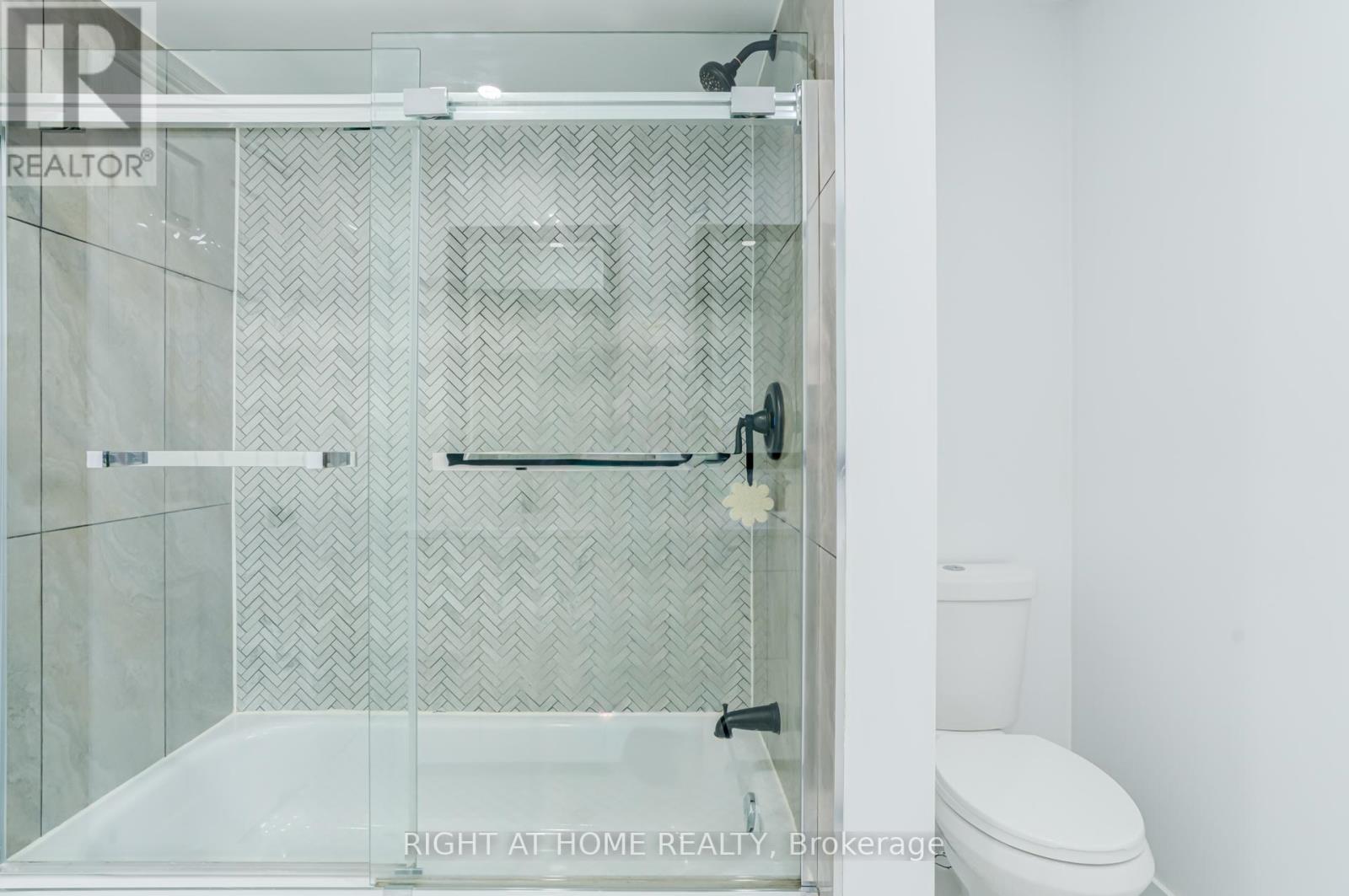 123 Lamp Crescent, Vaughan, Ontario  L4L 6J7 - Photo 23 - N13412770