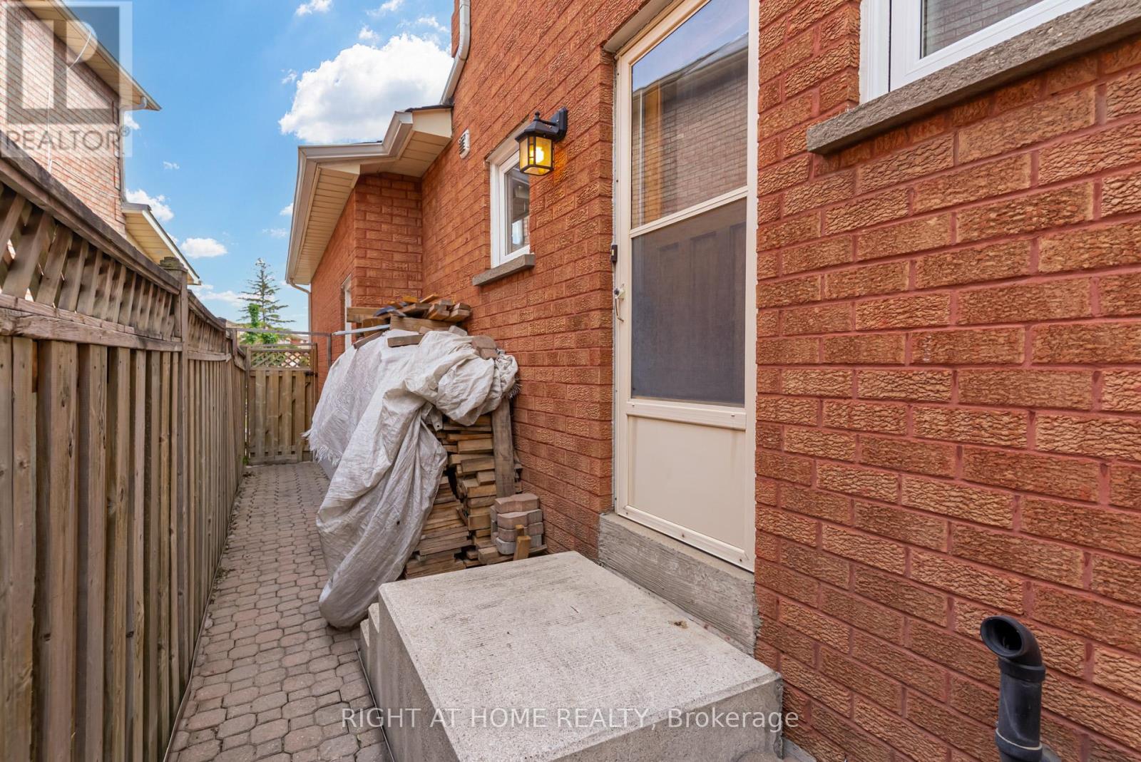 123 Lamp Crescent, Vaughan, Ontario  L4L 6J7 - Photo 34 - N13412770