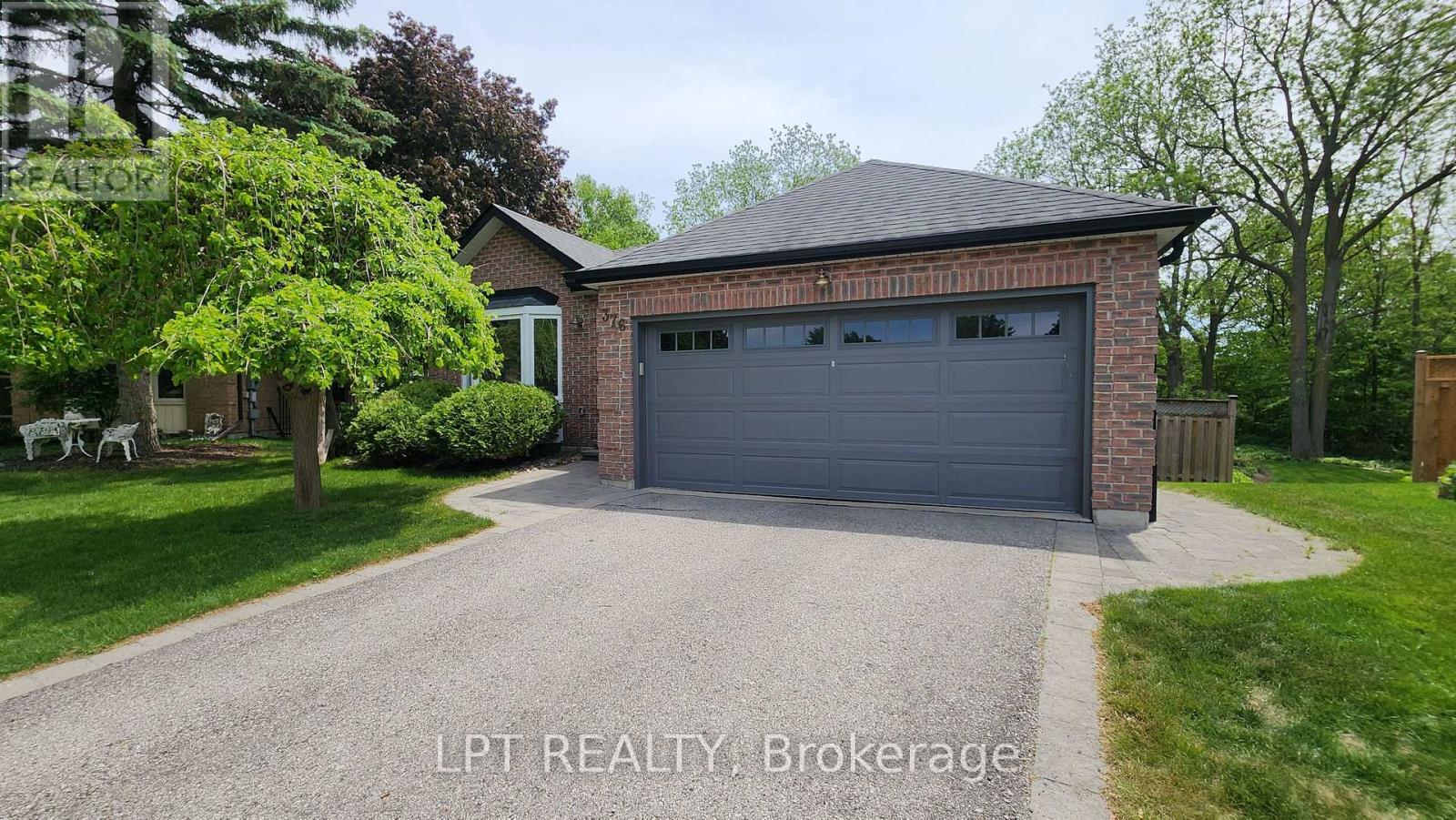 376 WAKEFIELD PLACE, Newmarket, Ontario