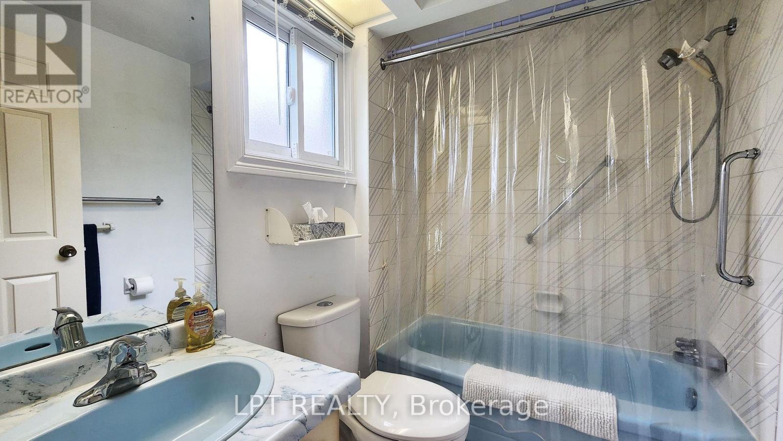 376 Wakefield Place, Newmarket, Ontario  L3Y 6N6 - Photo 19 - N13412792