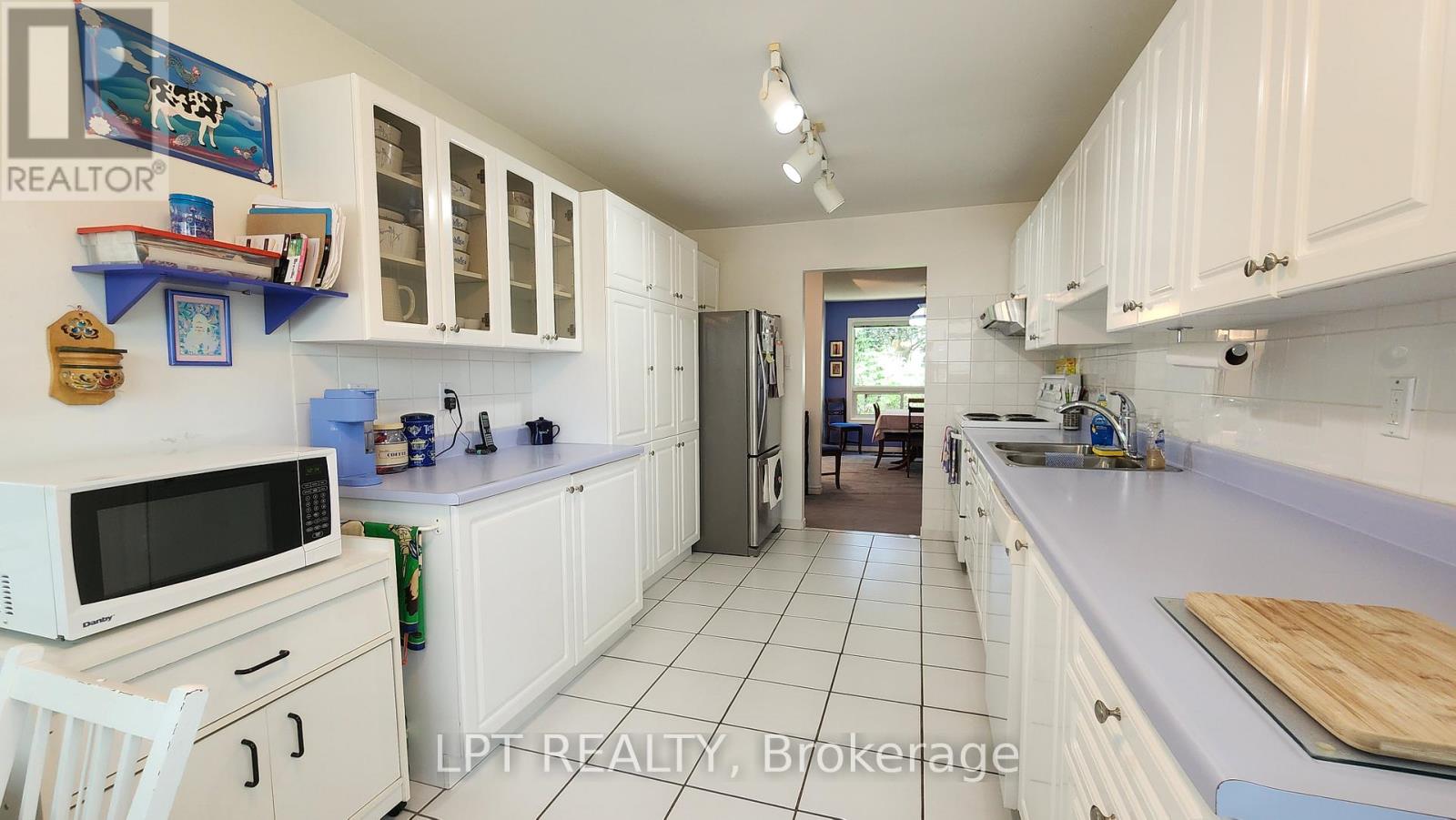 376 Wakefield Place, Newmarket, Ontario  L3Y 6N6 - Photo 9 - N13412792