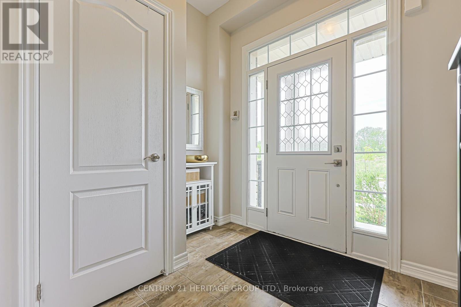 60 Cupples Farm Lane, East Gwillimbury (Mt Albert), Ontario  L0G 1M0 - Photo 5 - N13412800
