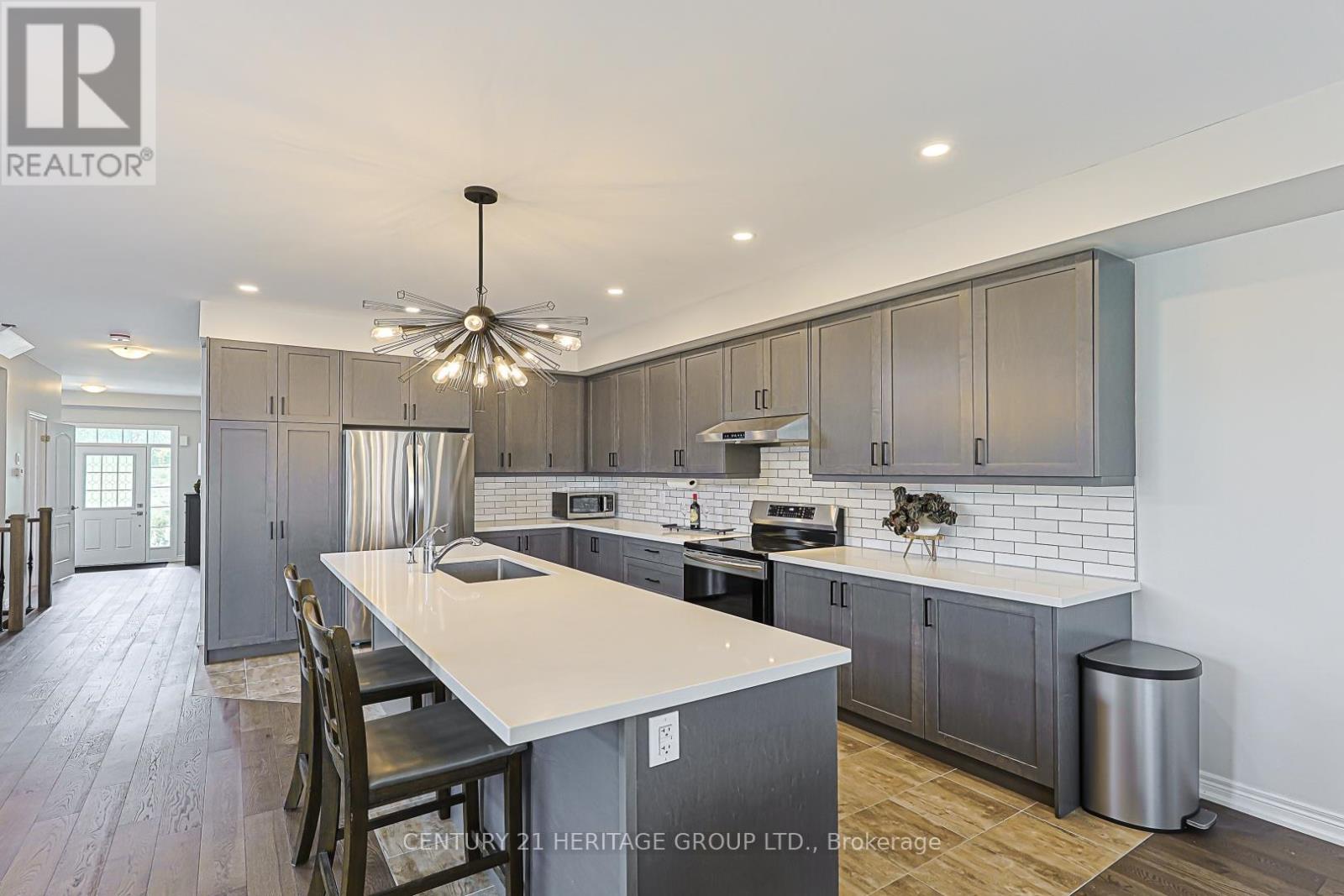 60 Cupples Farm Lane, East Gwillimbury (Mt Albert), Ontario  L0G 1M0 - Photo 9 - N13412800