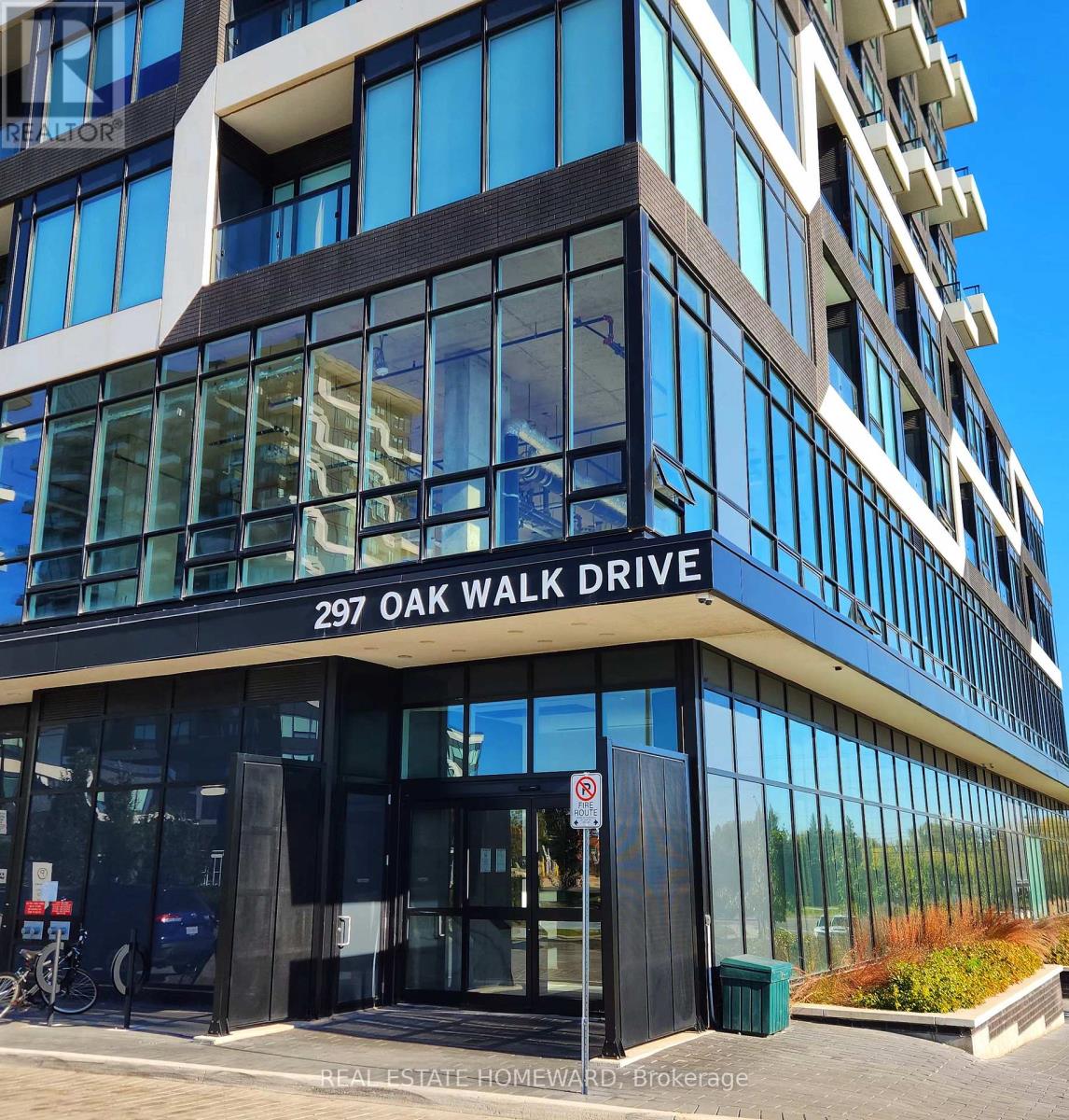 703 - 297 OAK WALK DRIVE