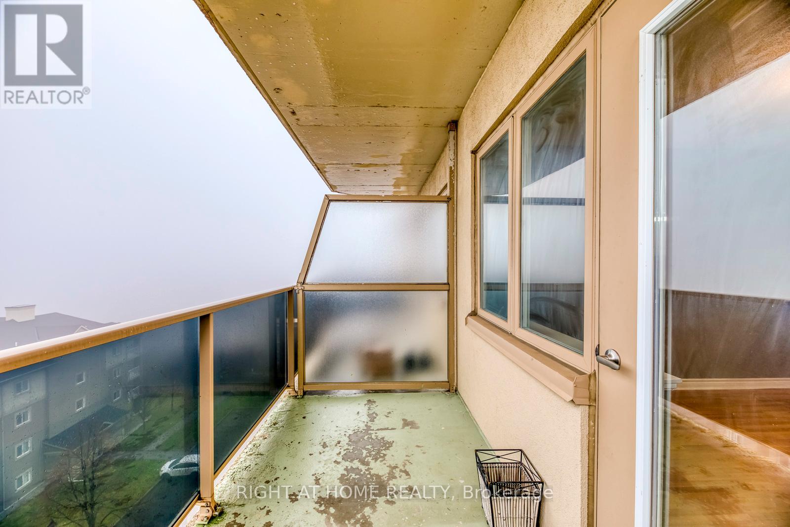 805 - 10 Dayspring Circle, Brampton, Ontario  L6P 1B9 - Photo 14 - W13412850