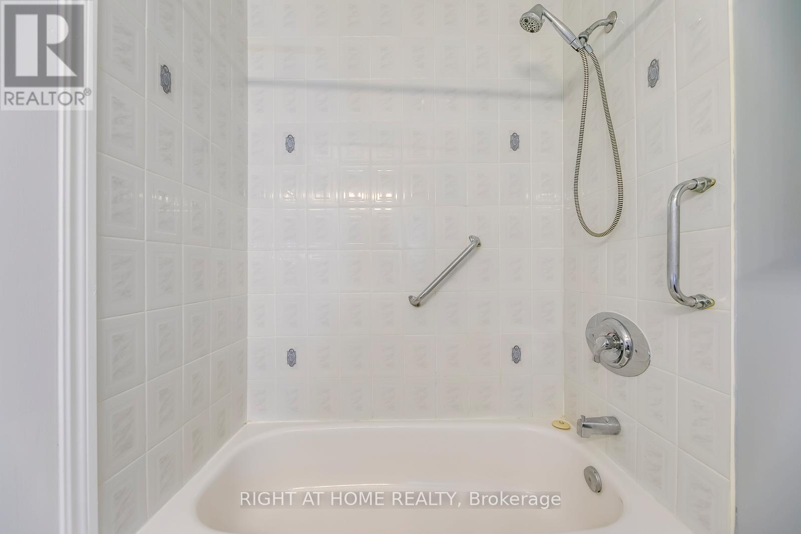 805 - 10 Dayspring Circle, Brampton, Ontario  L6P 1B9 - Photo 20 - W13412850