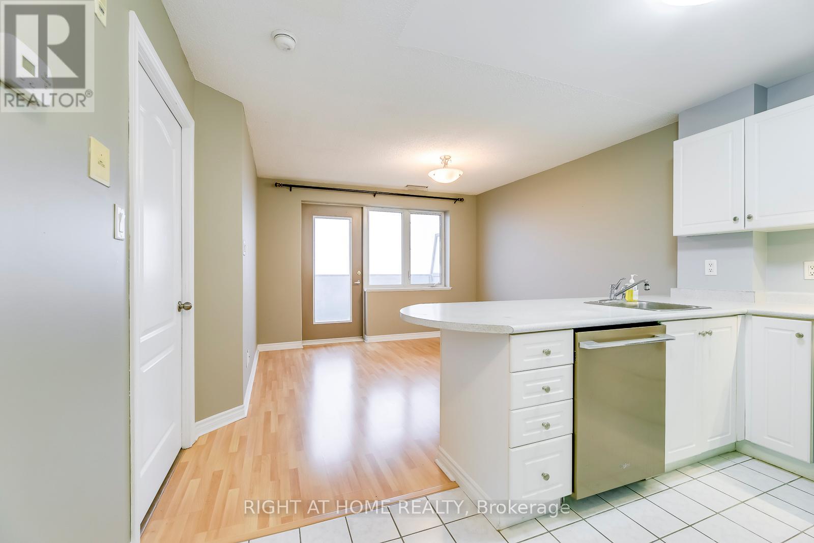 805 - 10 Dayspring Circle, Brampton, Ontario  L6P 1B9 - Photo 6 - W13412850