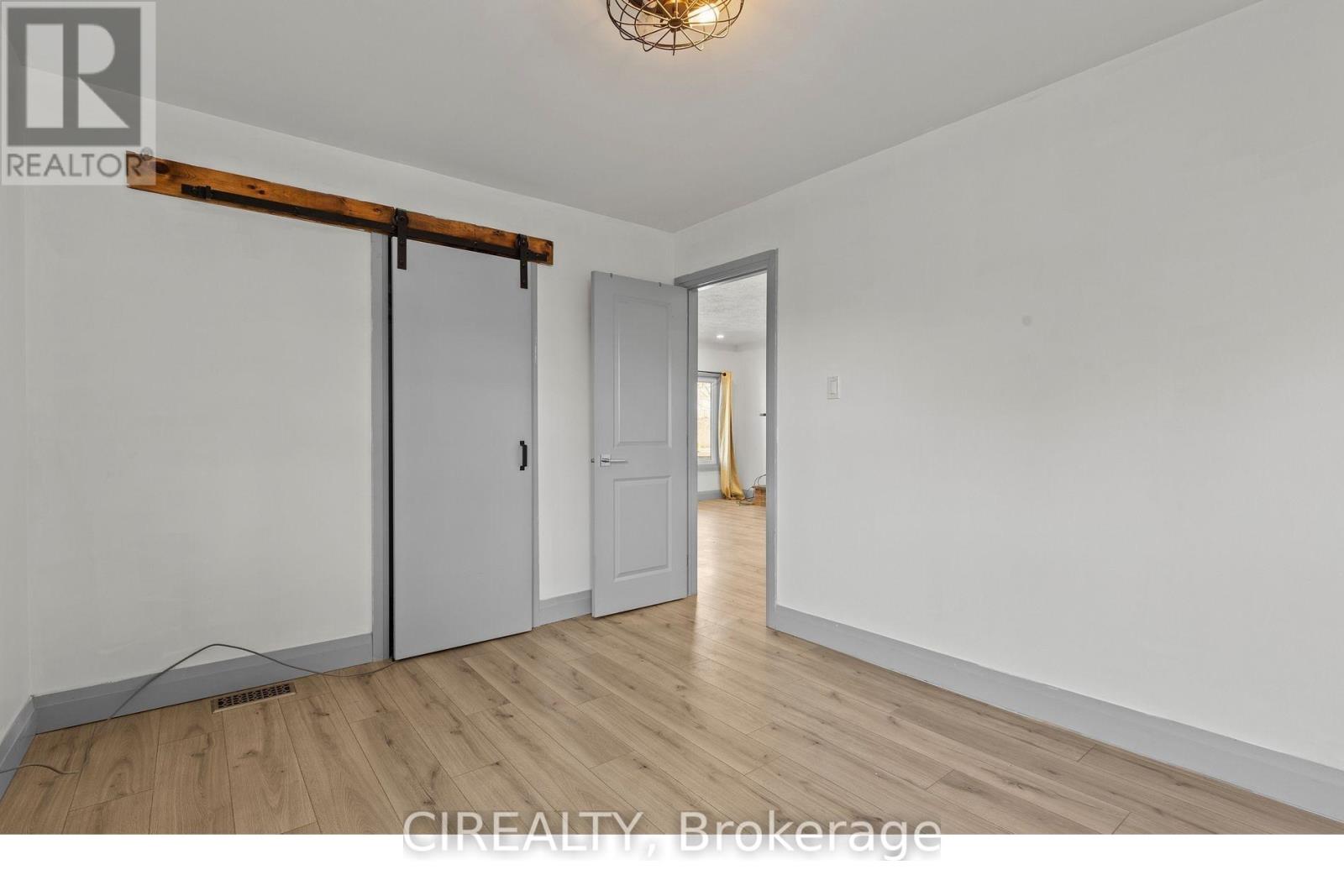 14 Elmwood Avenue, St. Catharines, Ontario  L2R 2T7 - Photo 12 - X13412774