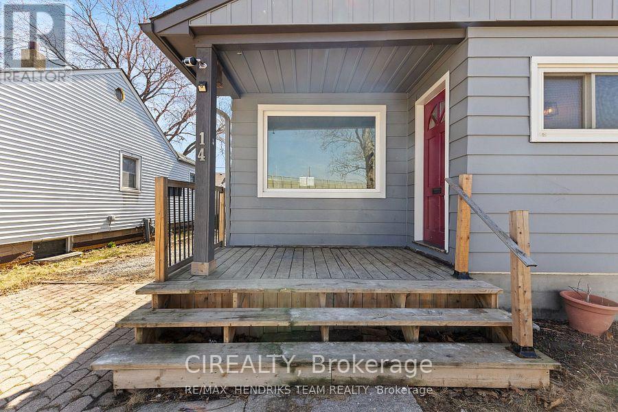 14 Elmwood Avenue, St. Catharines, Ontario  L2R 2T7 - Photo 2 - X13412774