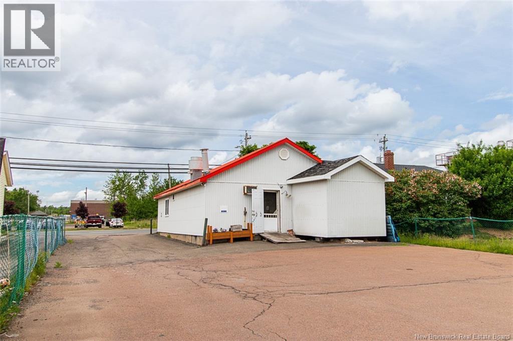 498 Champlain Street, Dieppe, New Brunswick  E1A 1P4 - Photo 23 - NB141273