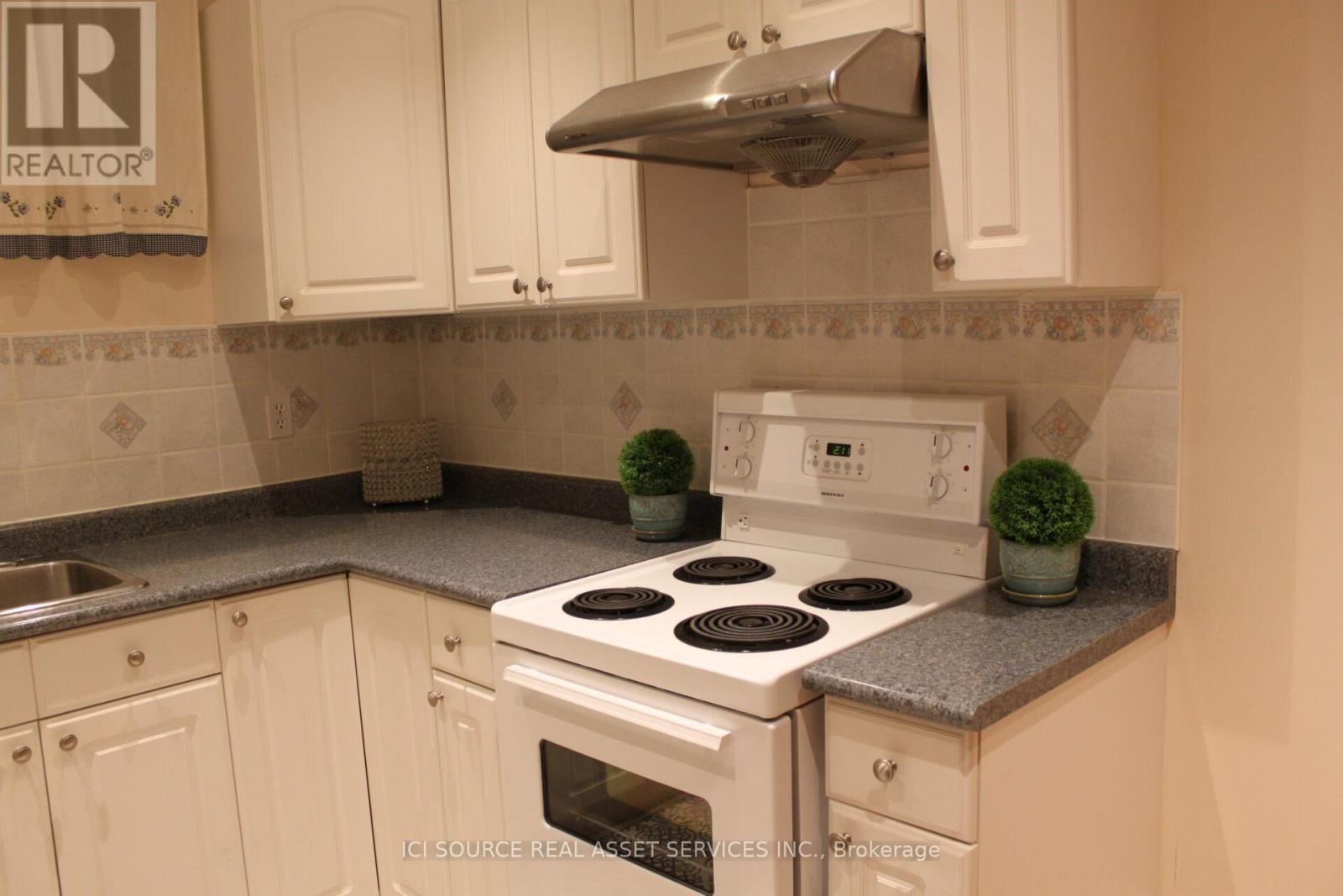 Basement - 301 Gowan Avenue, Toronto, Ontario  M4J 2K7 - Photo 2 - E13412974