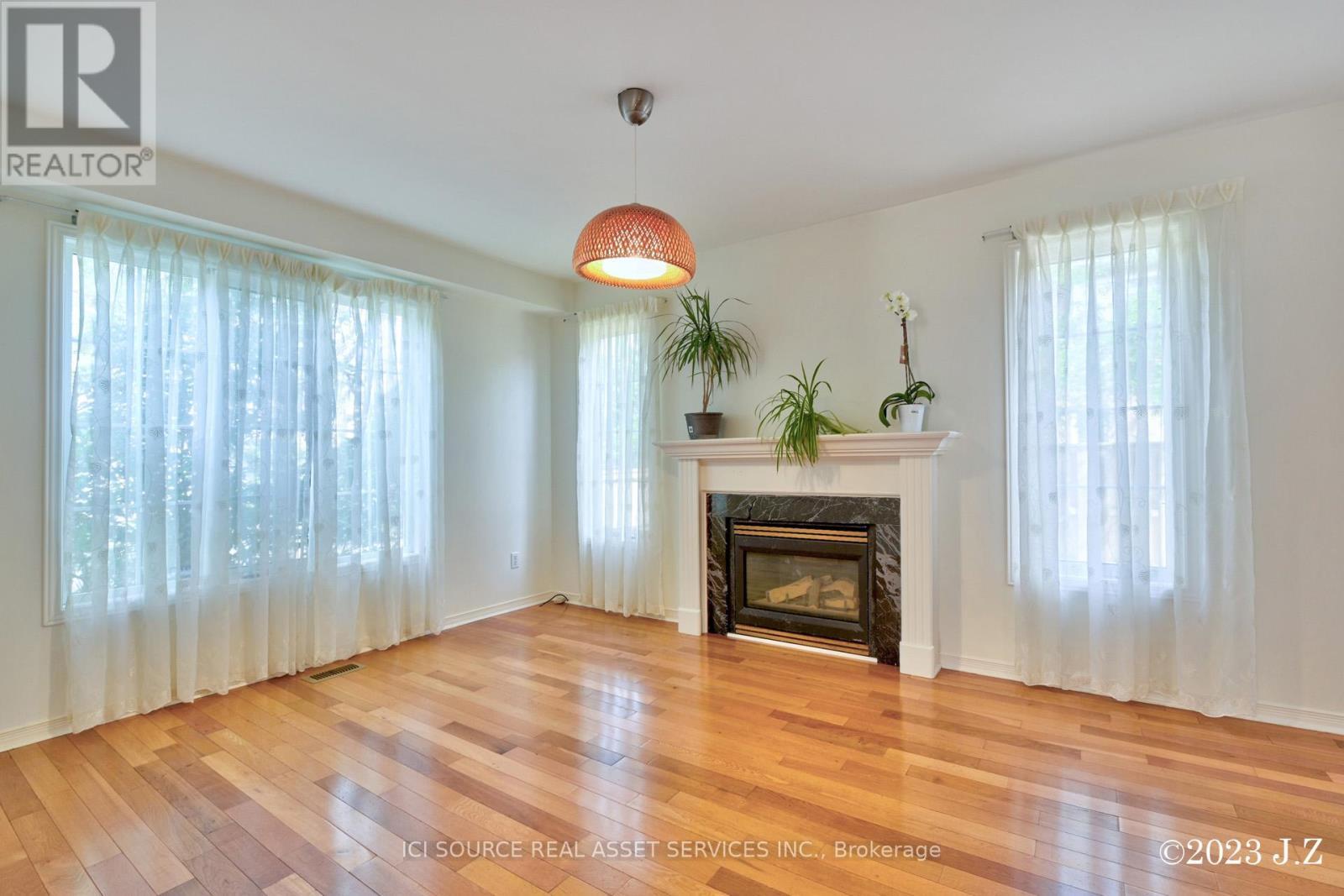 2 Waterton Crescent, Richmond Hill, Ontario  L4B 4L7 - Photo 10 - N13412894