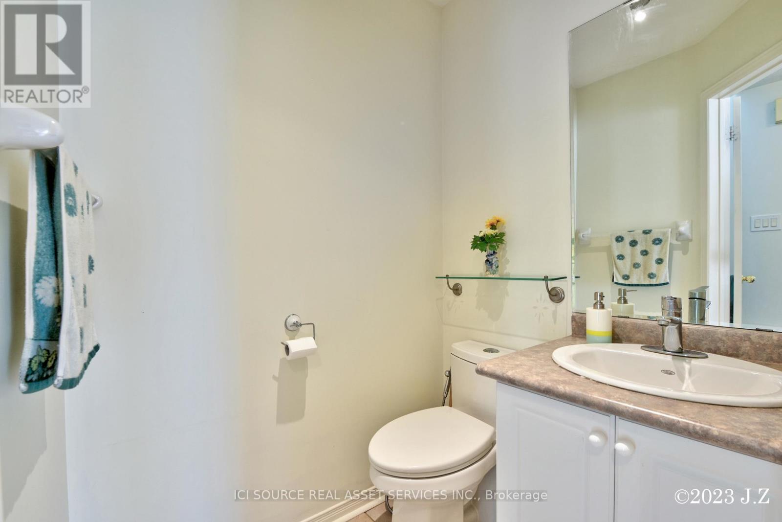 2 Waterton Crescent, Richmond Hill, Ontario  L4B 4L7 - Photo 12 - N13412894
