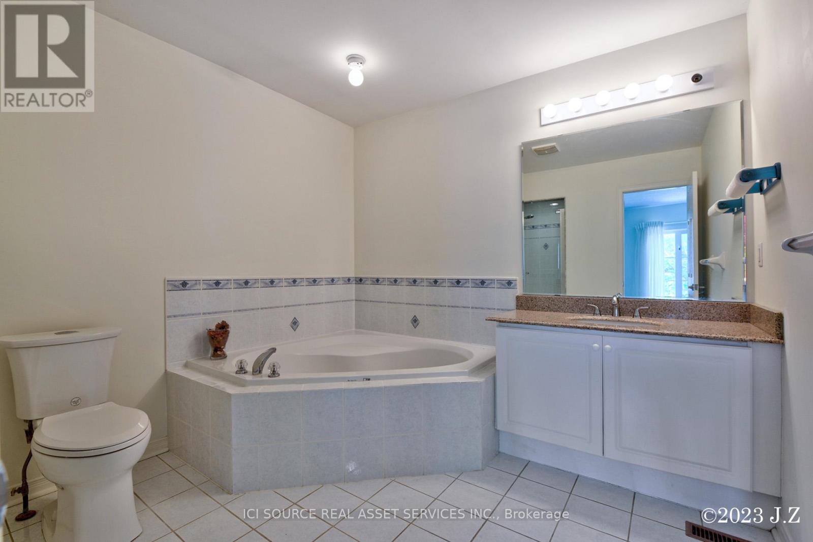 2 Waterton Crescent, Richmond Hill, Ontario  L4B 4L7 - Photo 16 - N13412894